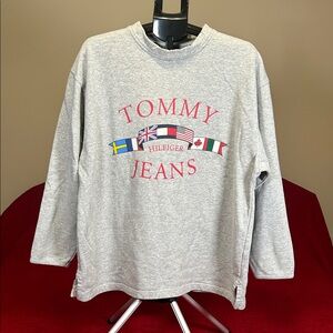 NWOT Vintage 90’s Tommy Hilfiger Sweatshirt with International Flag Design